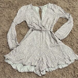 American Eagle Women Purple Daisy V-Neck Romper